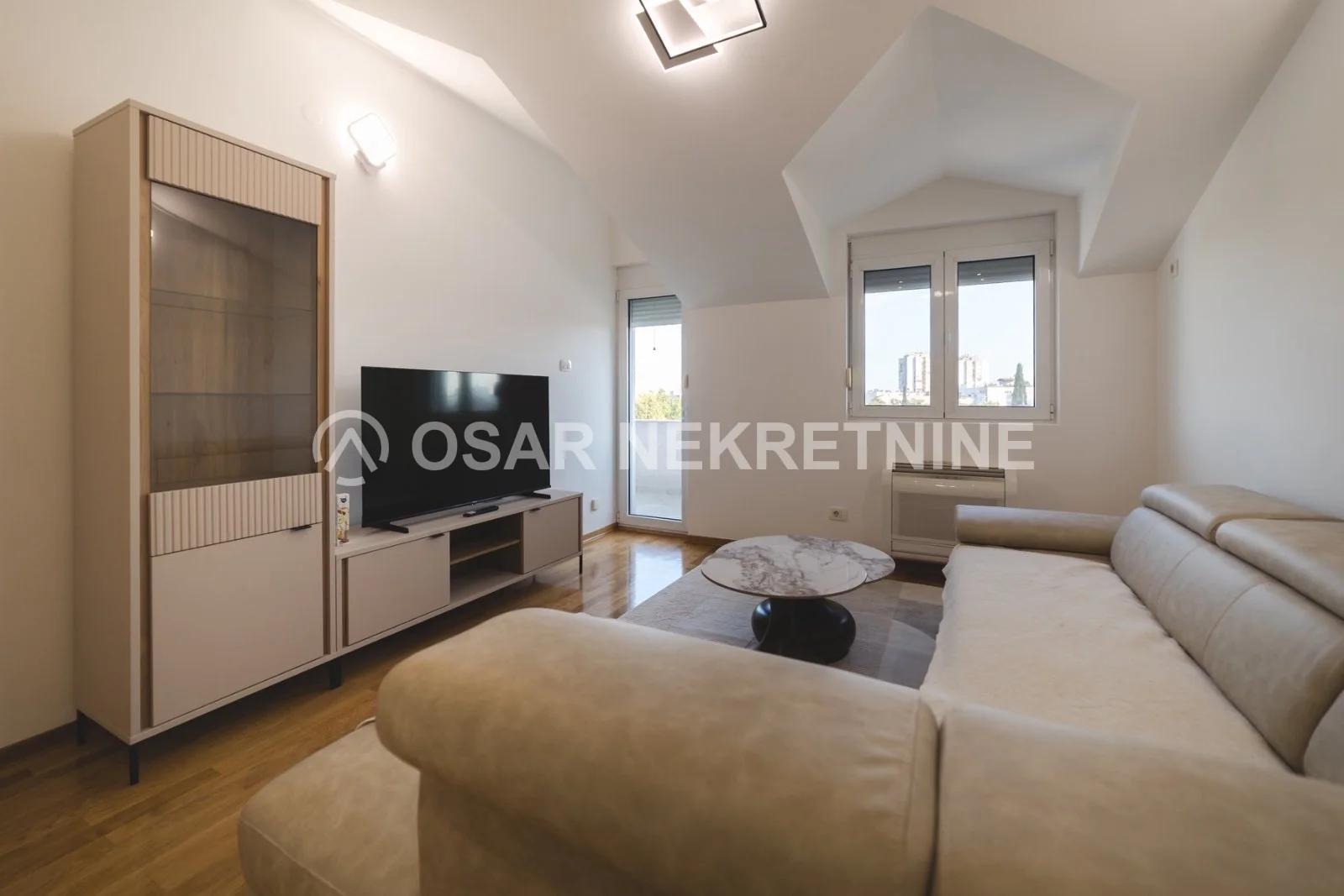 Podgorica, Momišići'de 62 m² Modern ve Eşyalı 2+1 Daire