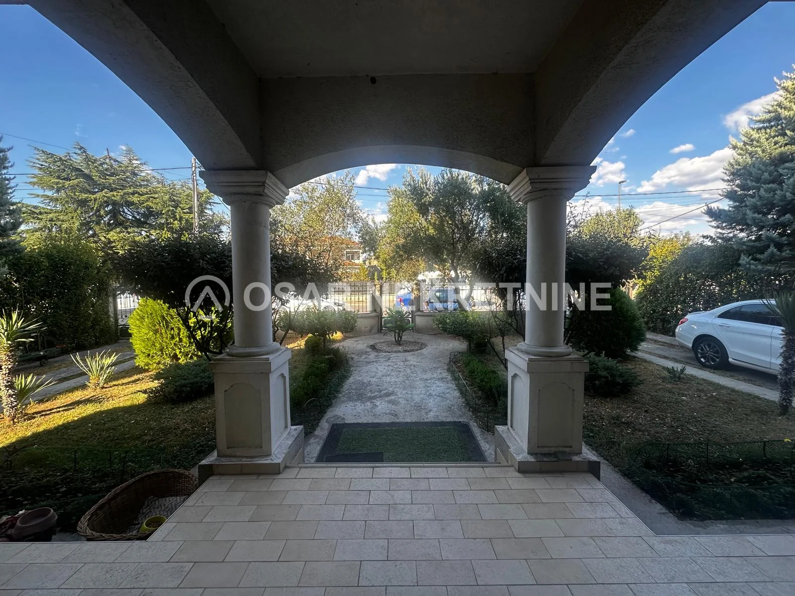 Spacious 50 m² Furnished Studio with Garden in Tolosi, Podgorica