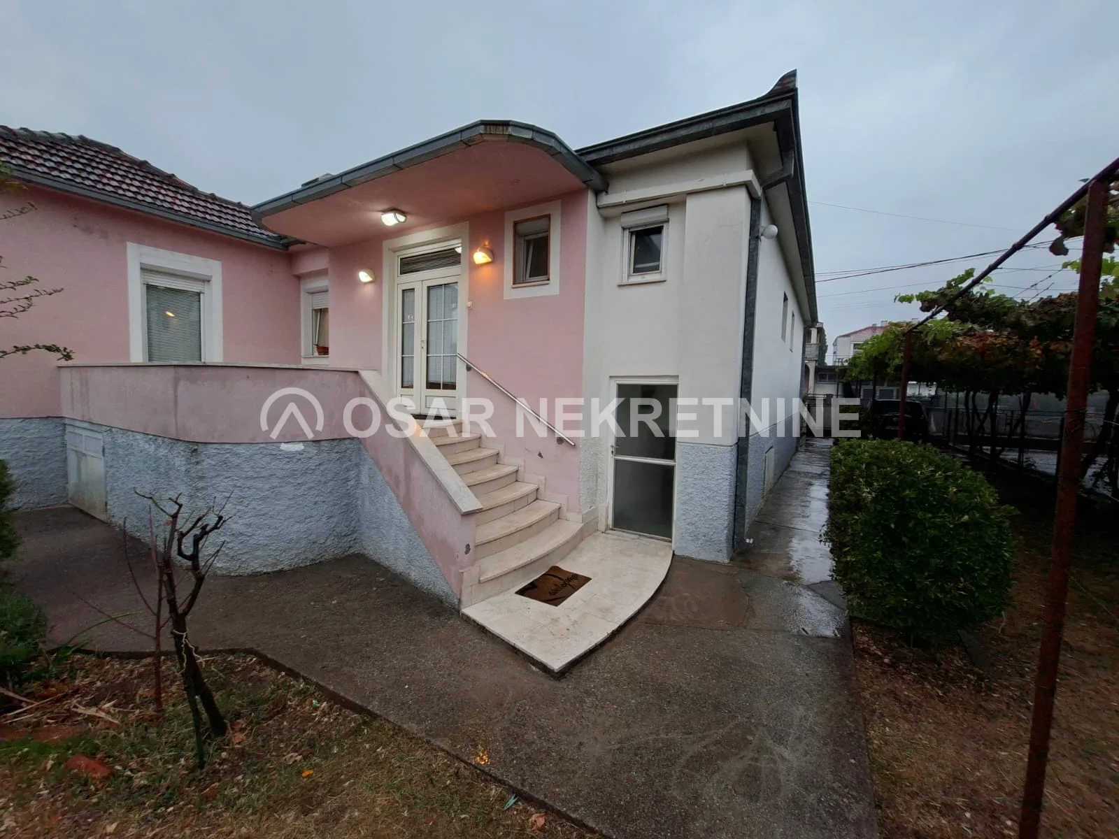 Уютная 2-комнатная квартира в аренду, 90 м², Коник, Подгорица