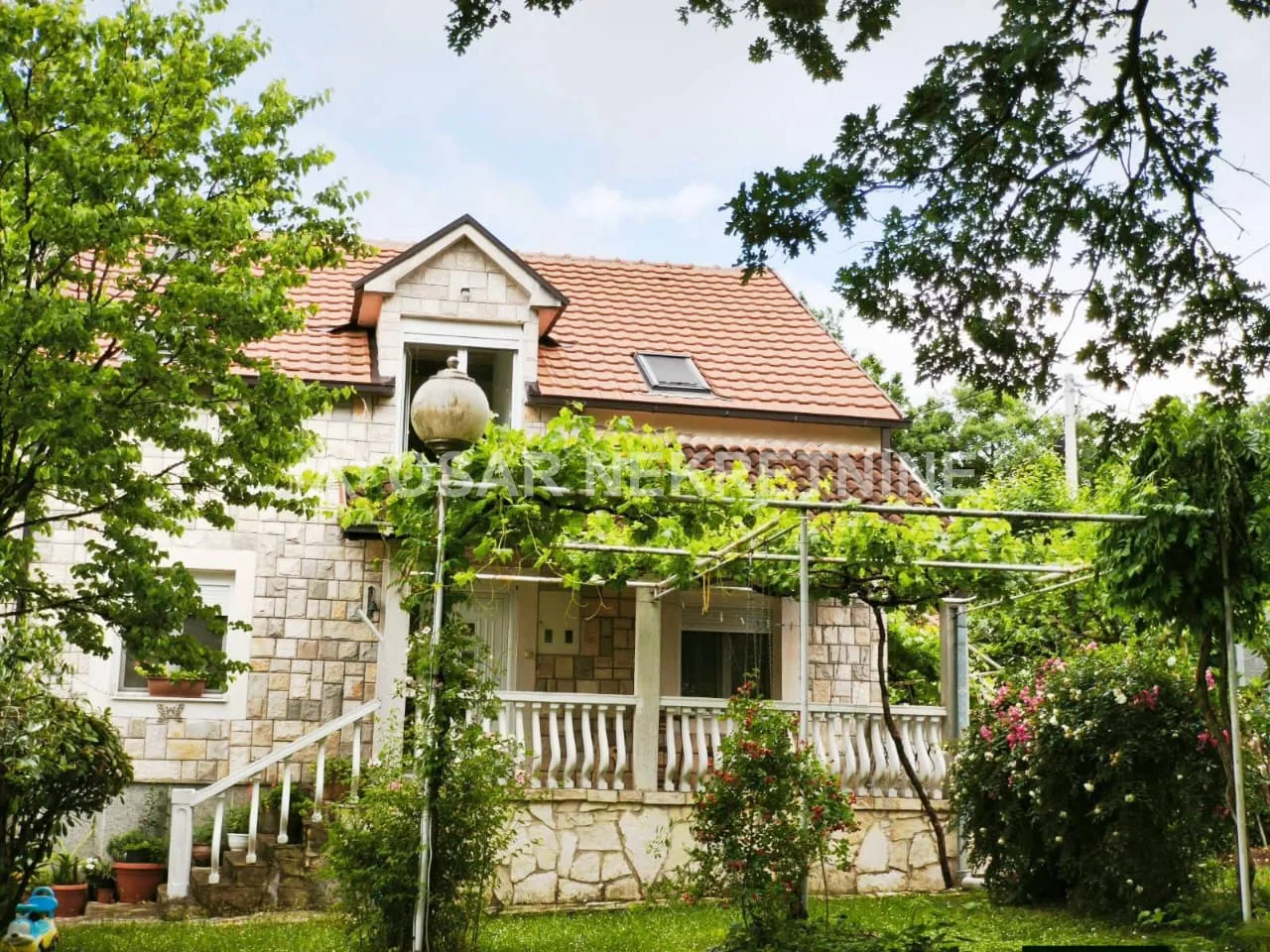 Современная 3-комнатная квартира в Горни Враничи, 123 м²