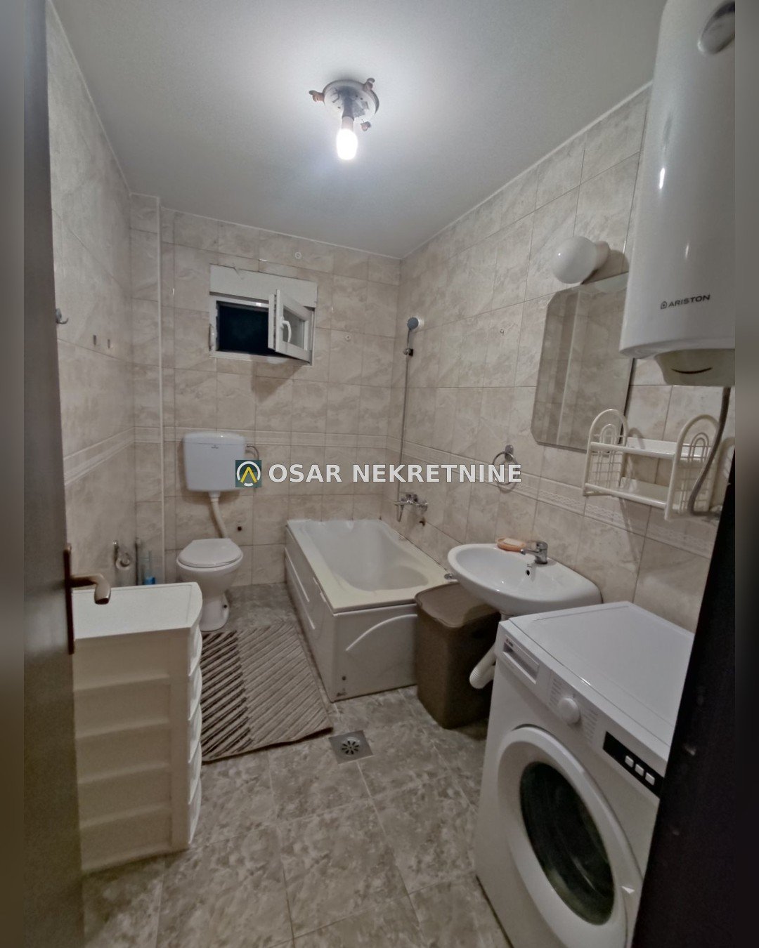 Podgorica _ Stara Varos _ Daire _ 2 ODA _ 90 m² _ 1. KAT _ Mobilyalı