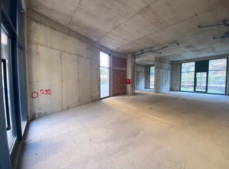Podgorica _ Serdara _ İşyeri _ 126 m² _ Mobilyasız