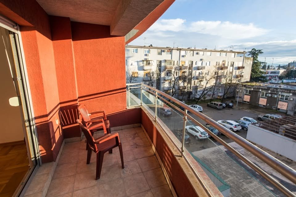 Podgorica _ PREKO MORACA _ Daire _ 2 ODA _ 67 m² _ 3. KAT _ Mobilyalı
