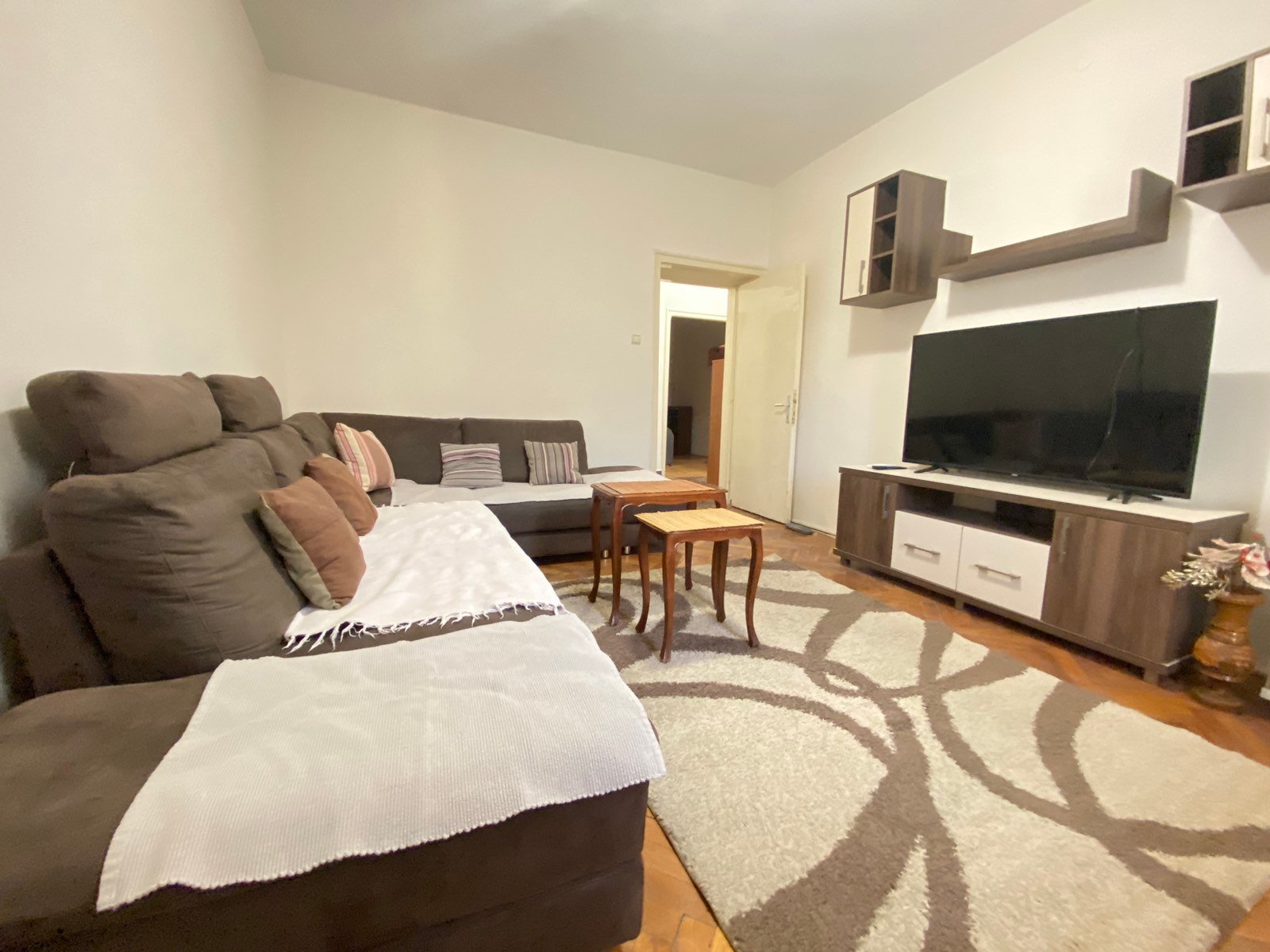 Podgorica _ Center _ Daire _ 2 ODA _ 68 m² _ 1. KAT _ Mobilyalı