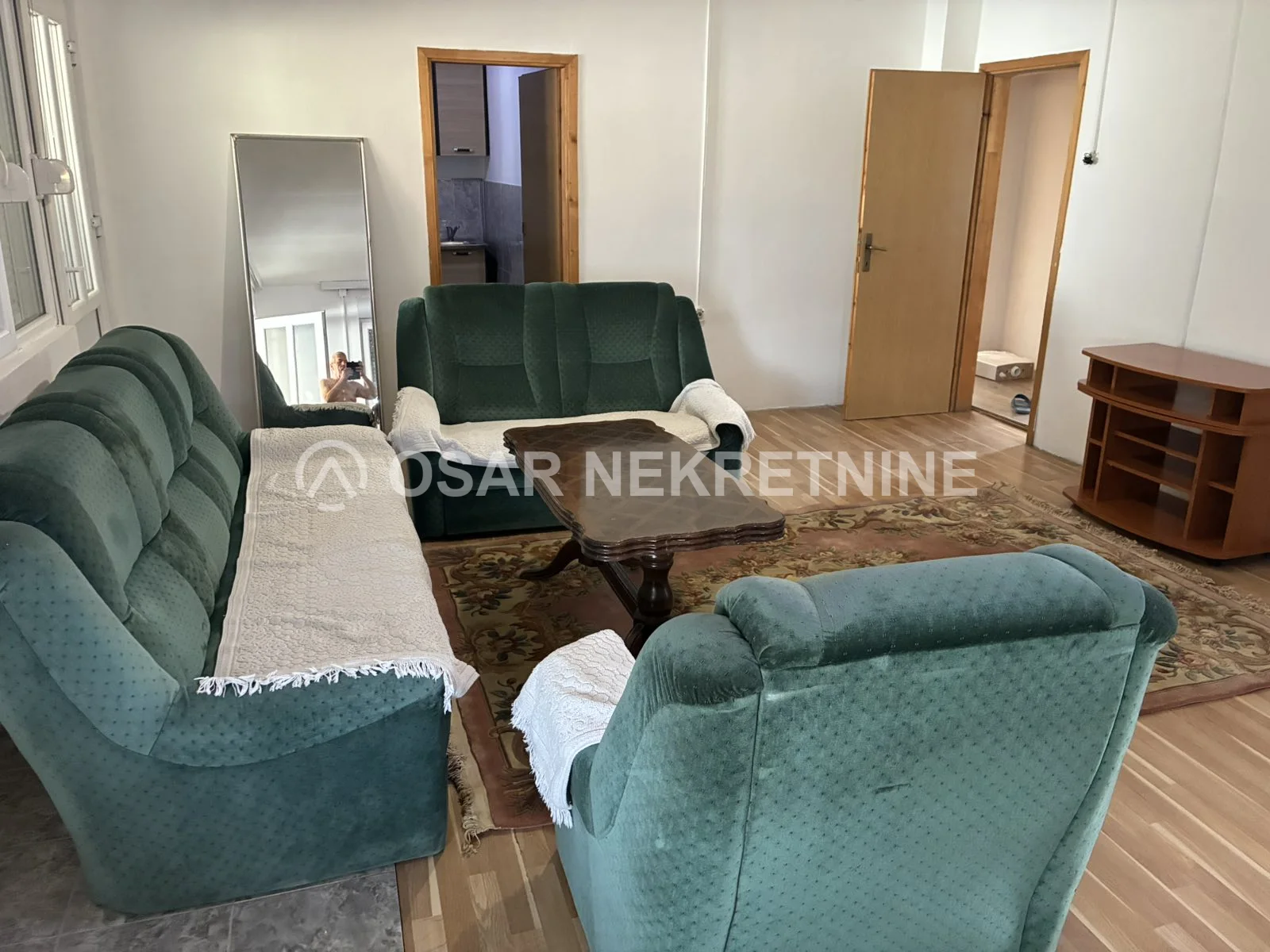 4-комнатная квартира в аренду в Тузи, 100 м²