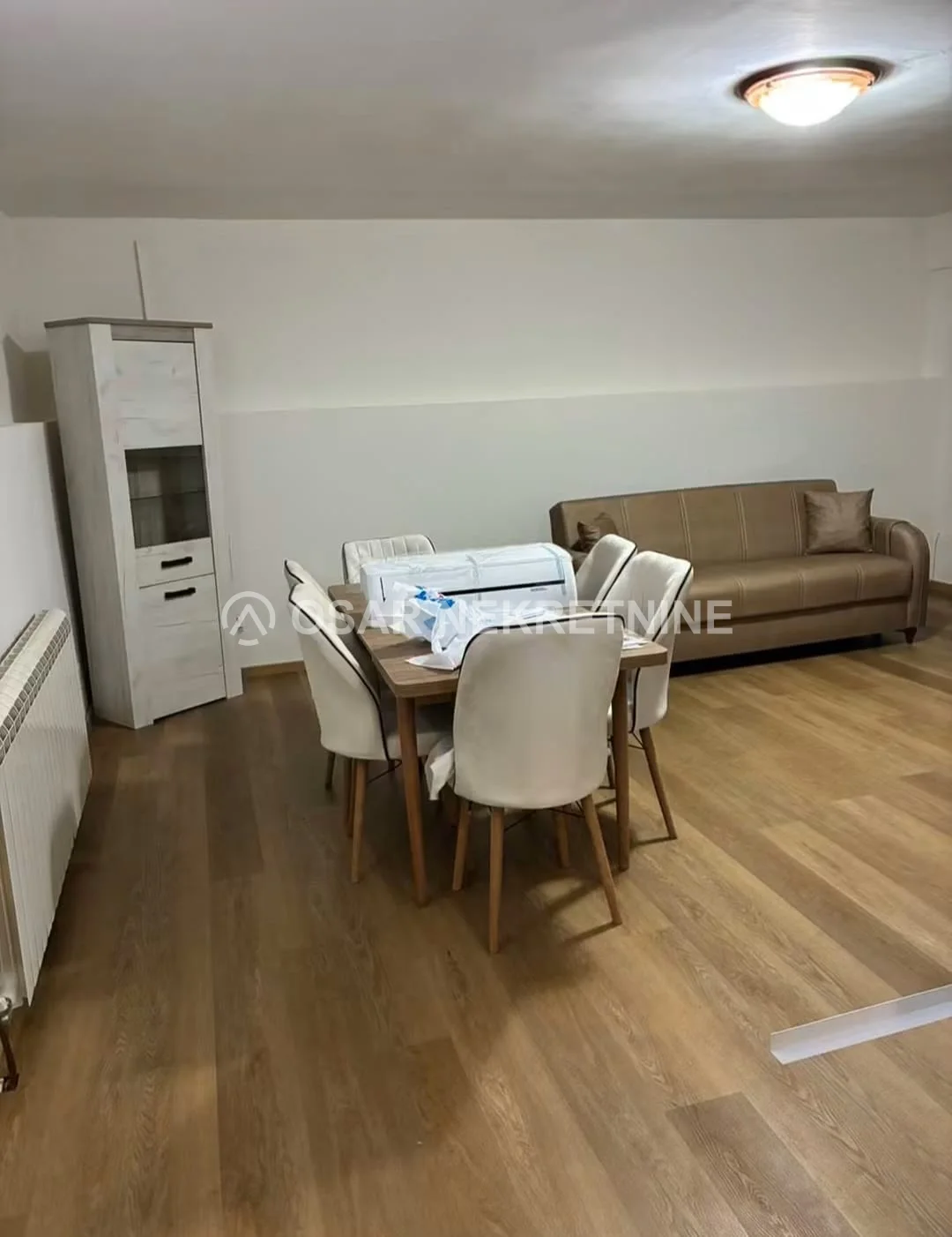 Geräumige 2-Zimmer-Wohnung in Stari Aerodrom, 100 m²